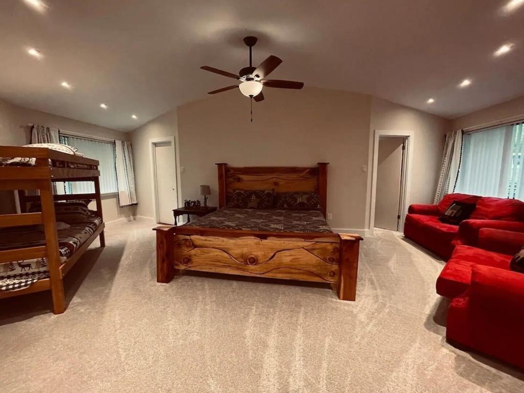 Cabin With Treehouse Views, 3 King Beds, 4 Bunks, And Large Hot Tub! Gatlinburg Eksteriør bilde